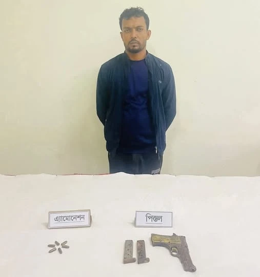 কুমিল্লায়  সেনাবাহিনীর অভিযান, মাদক ও বিদেশী অস্ত্রসহ একজন আটক